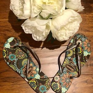 Havaiana floral flip flops